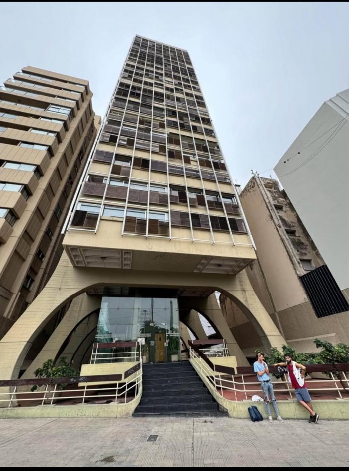 Alquiler Departamento 3 dormitorios 3 baños frente Plaza España con cohera Nueva Cordoba