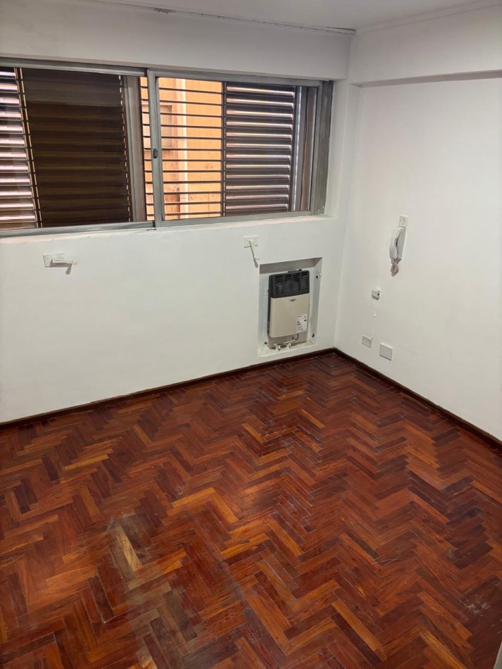 Alquiler Departamento 3 dormitorios 3 baños frente Plaza España con cohera Nueva Cordoba