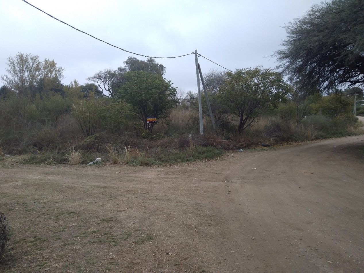 Vendo Lote Esquina 879m2 en Comuna San Roque - Punilla Cordoba