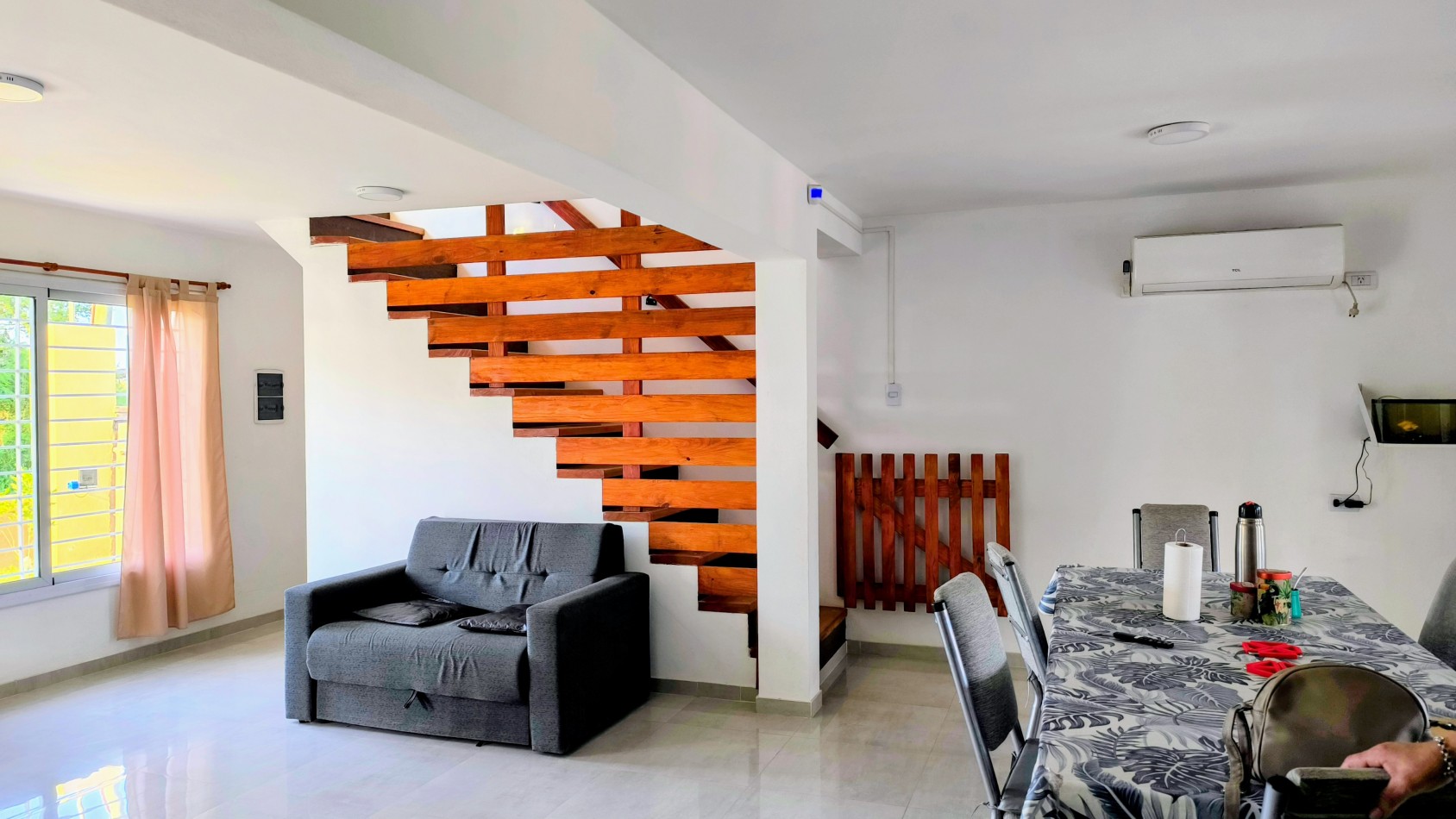 Exclusiva propiedad moderna c/pileta,  y dpto independiente - Villa del Prado- Cordoba
