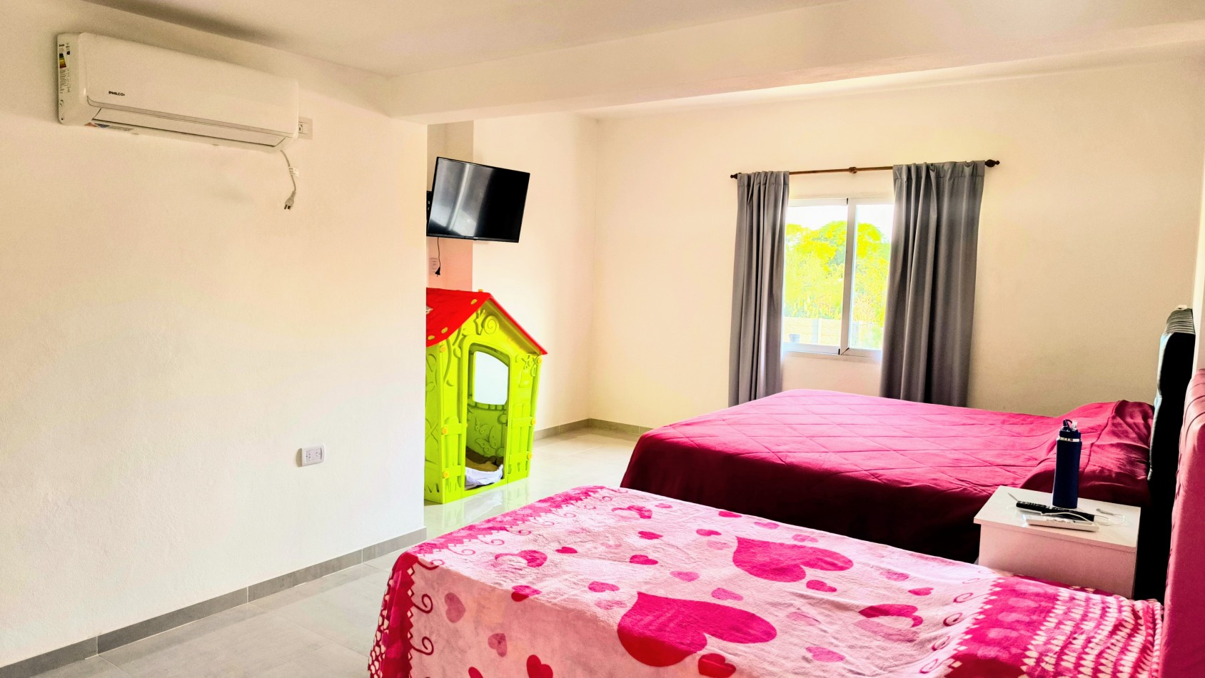 Exclusiva propiedad moderna c/pileta,  y dpto independiente - Villa del Prado- Cordoba