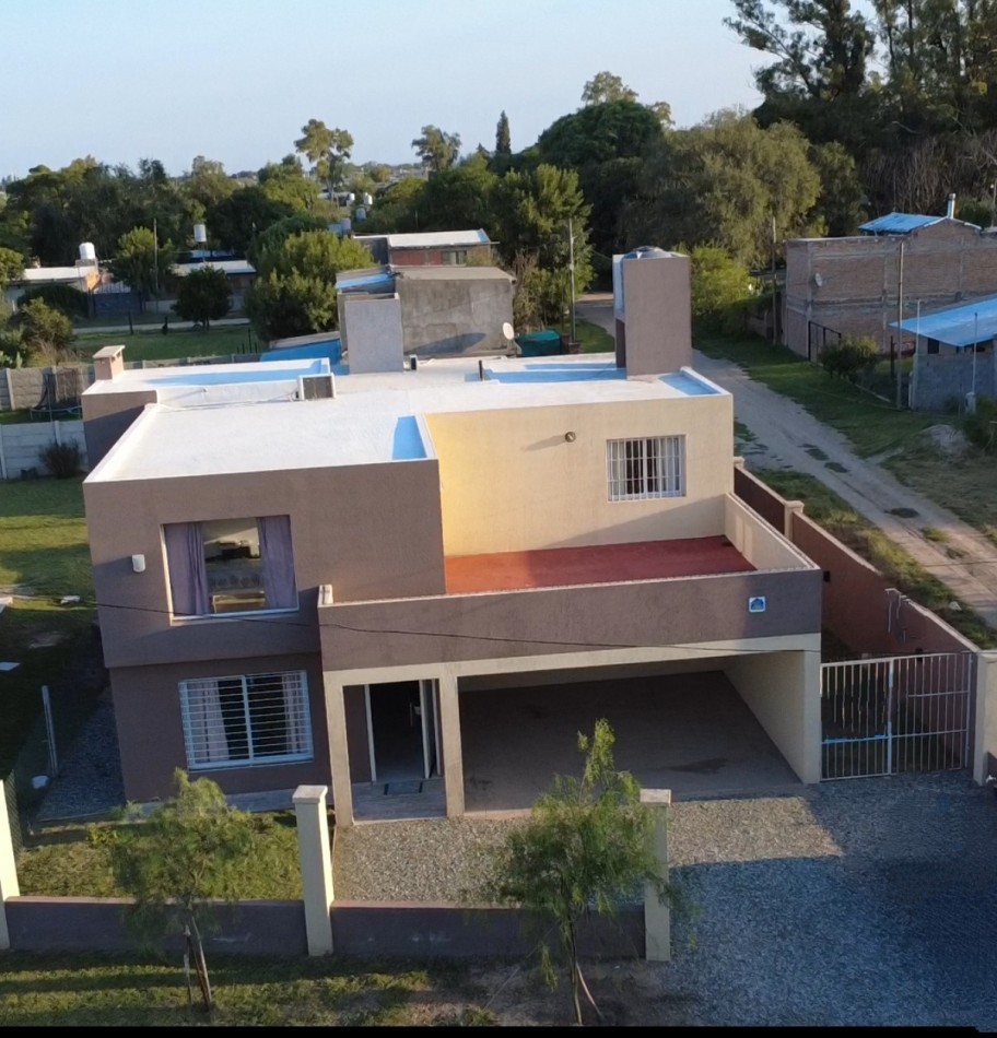 Exclusiva propiedad moderna c/pileta,  y dpto independiente - Villa del Prado- Cordoba