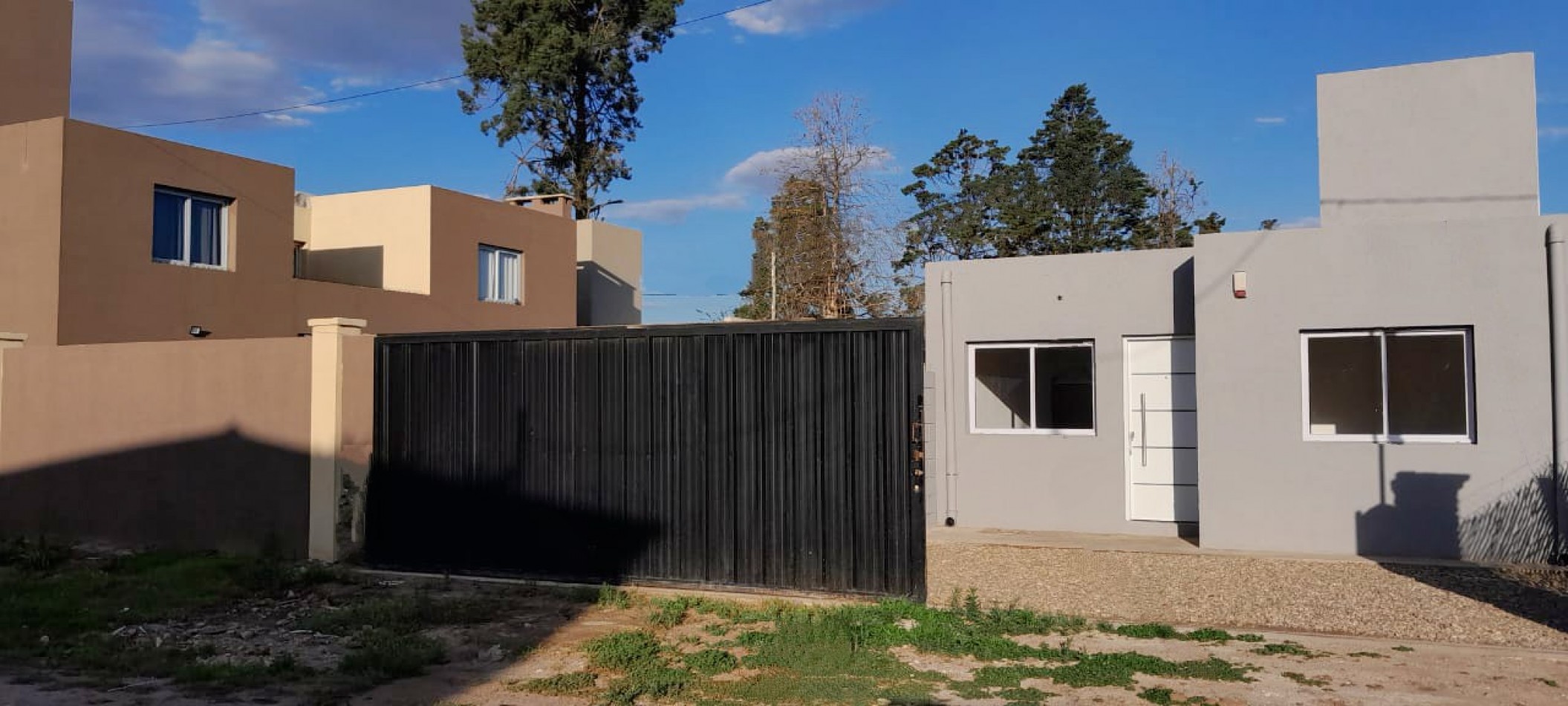 Exclusiva propiedad moderna c/pileta,  y dpto independiente - Villa del Prado- Cordoba
