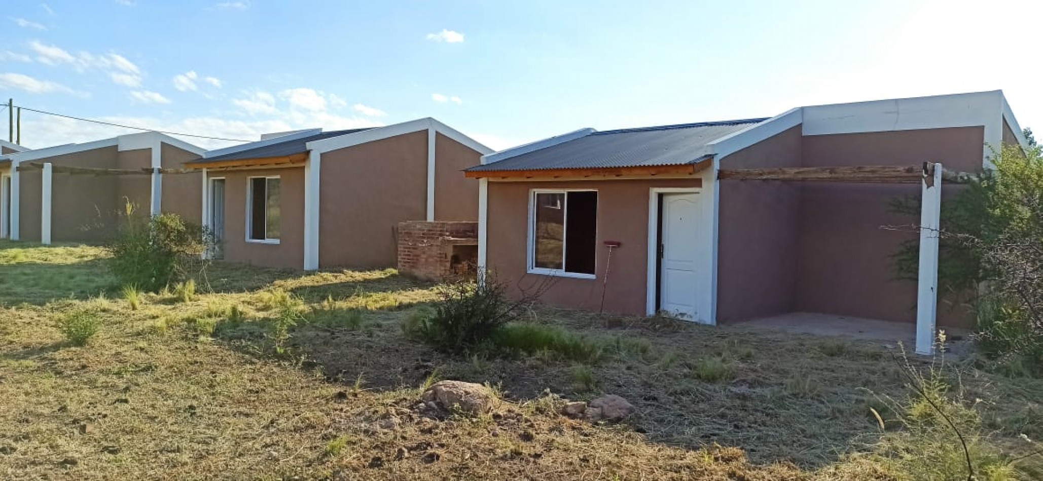 4 CABAÑAS Y 1 CASA A TERMINAR SIERRAS MARIANAS