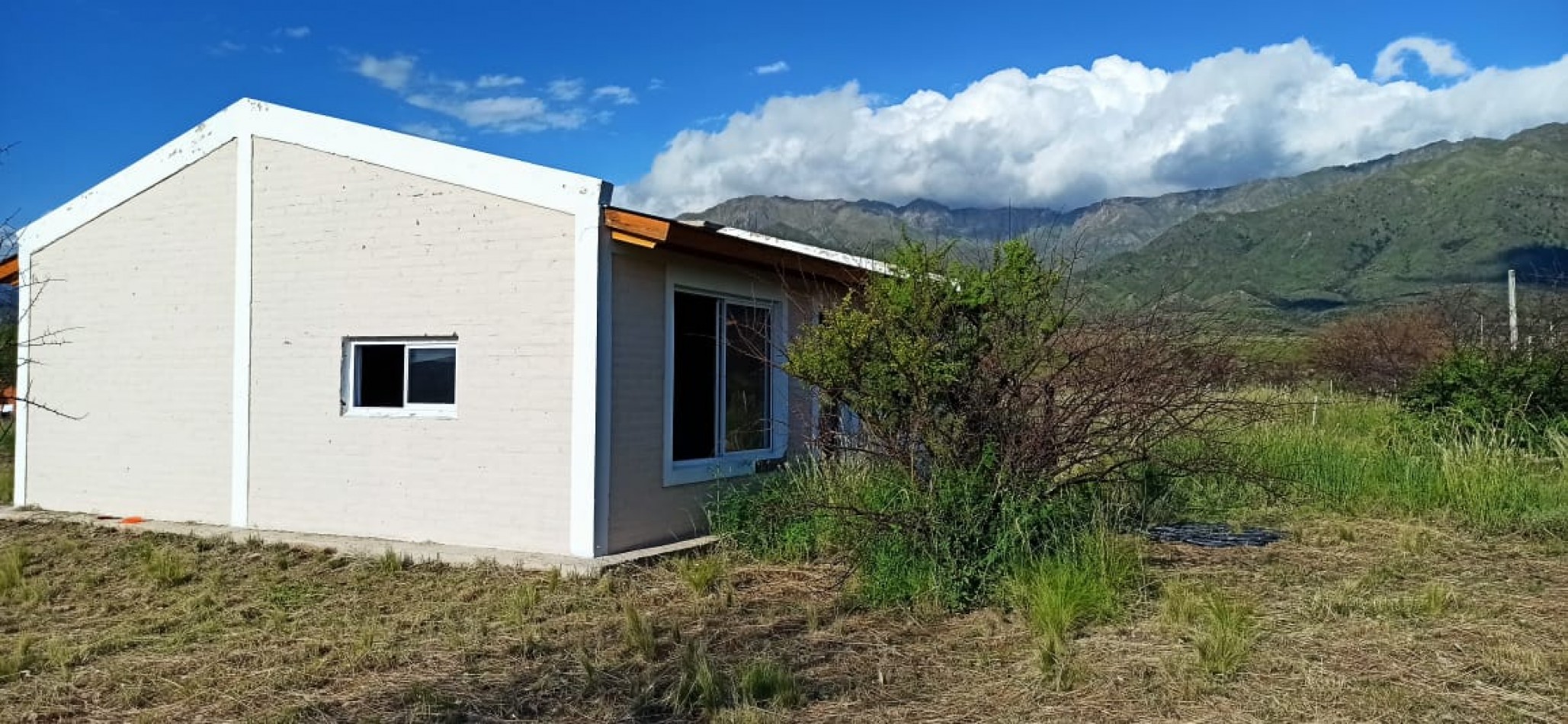 4 CABAÑAS Y 1 CASA A TERMINAR SIERRAS MARIANAS