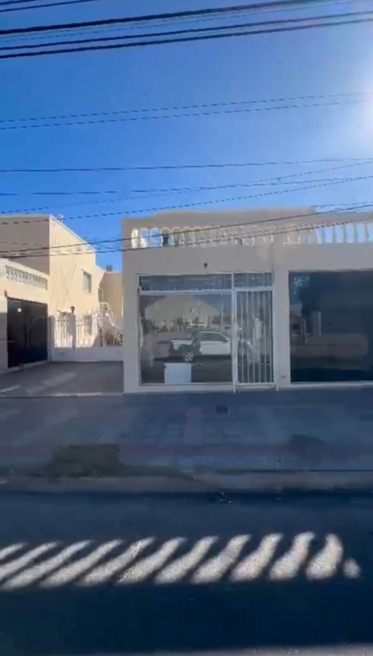 VENDO COMPLEJO DE DEPARTAMENTOS Y LOCAL 