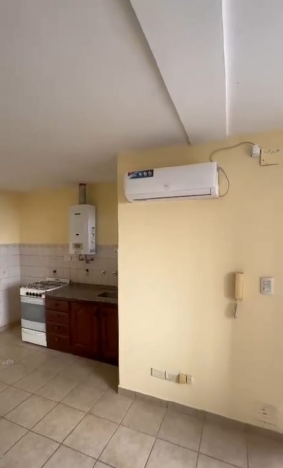 VENDO COMPLEJO DE DEPARTAMENTOS Y LOCAL 