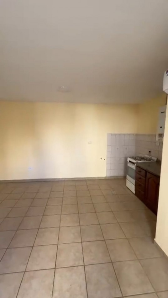 VENDO COMPLEJO DE DEPARTAMENTOS Y LOCAL 