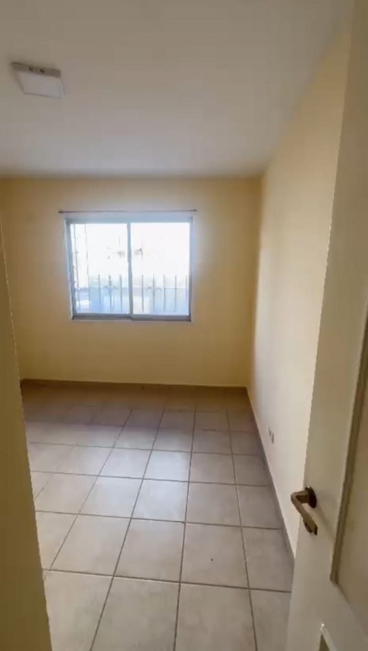 VENDO COMPLEJO DE DEPARTAMENTOS Y LOCAL 