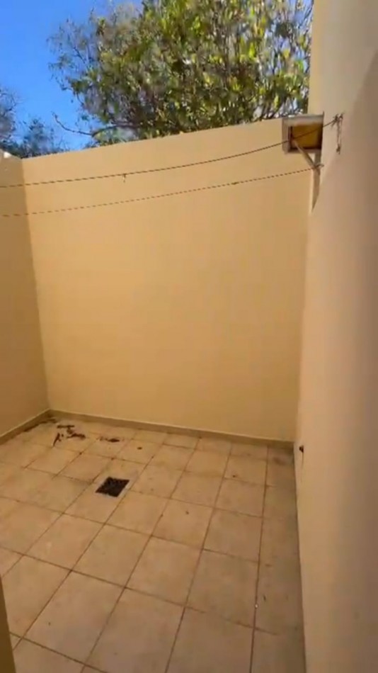 VENDO COMPLEJO DE DEPARTAMENTOS Y LOCAL 