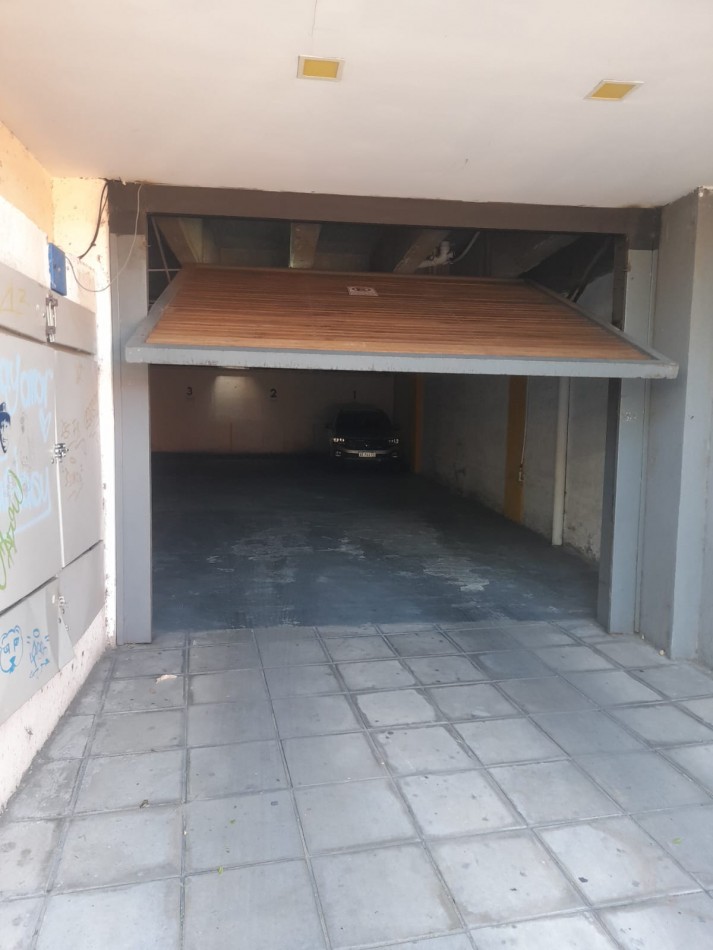 ALQUILO COCHERA EDIFICIO MONTPELLIER