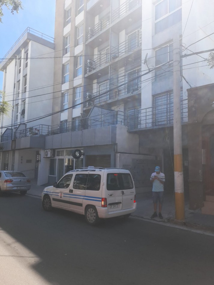 ALQUILO COCHERA EDIFICIO MONTPELLIER