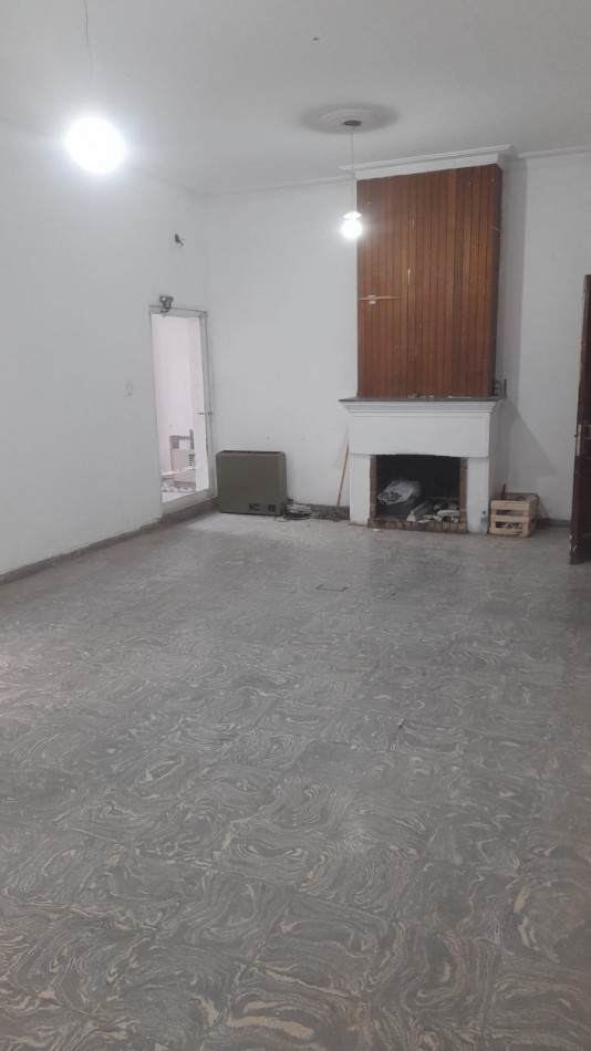 ALQUILO PROPIEDAD PARA USO OFICINAS O GERIATRICO CENTRO