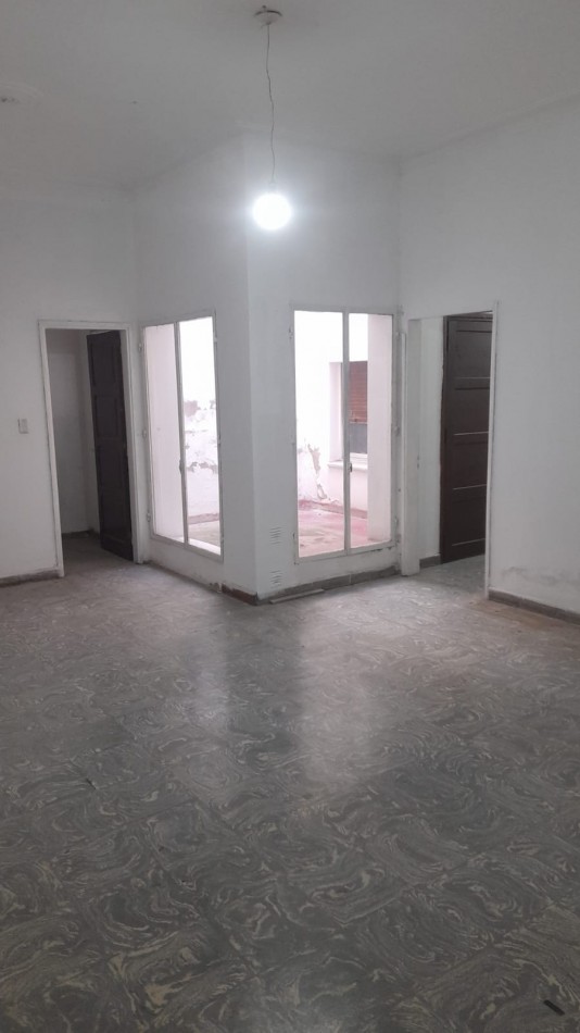 ALQUILO PROPIEDAD PARA USO OFICINAS O GERIATRICO CENTRO