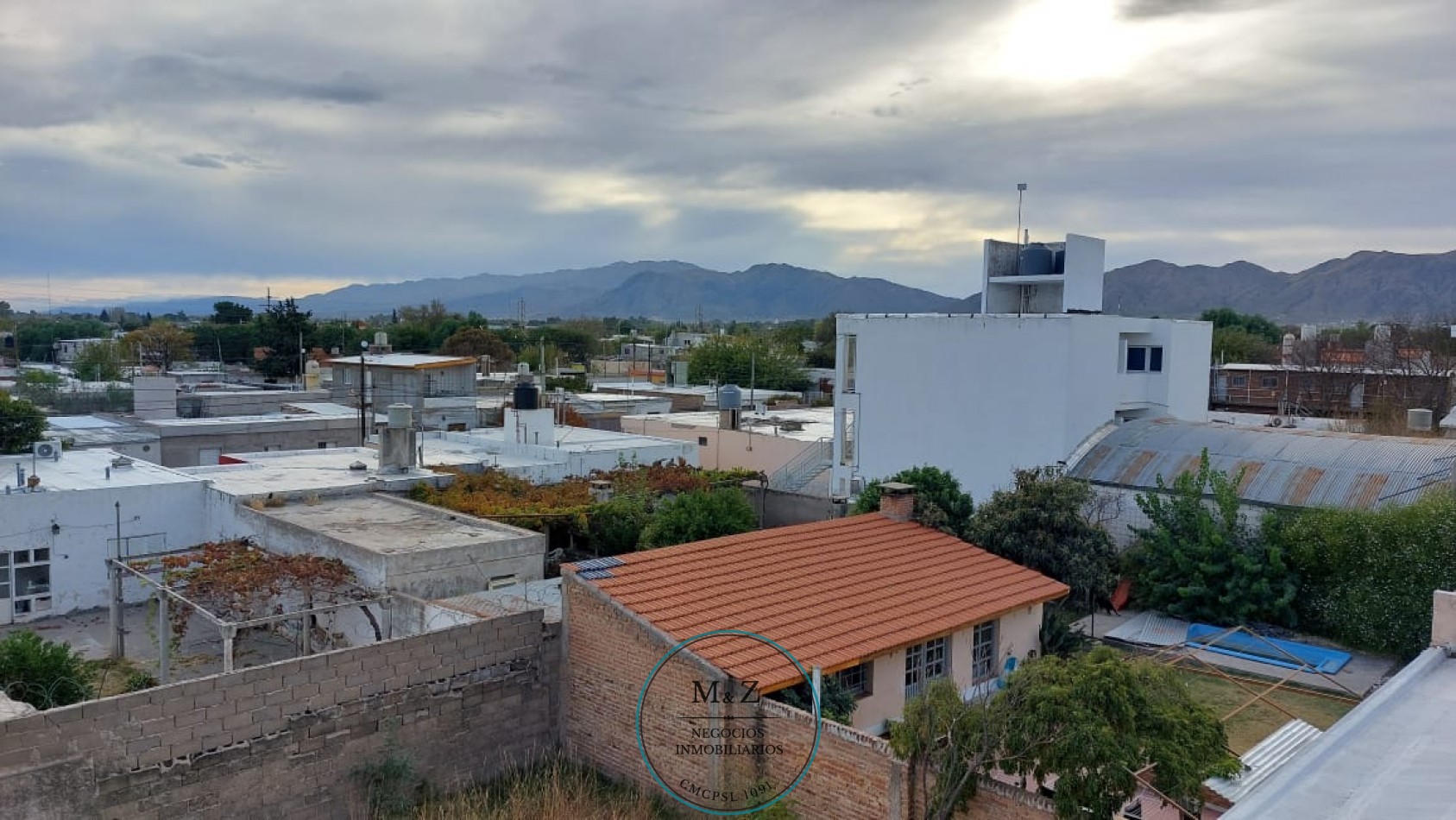 OPORTUNIDAD CASA A REFACCIONAR