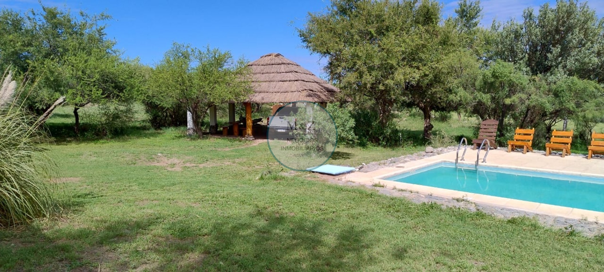 VENDE CASA Y 4 CABAÑAS EN SIERRAS MARIANAS VILLA DE LA QUEBRADA