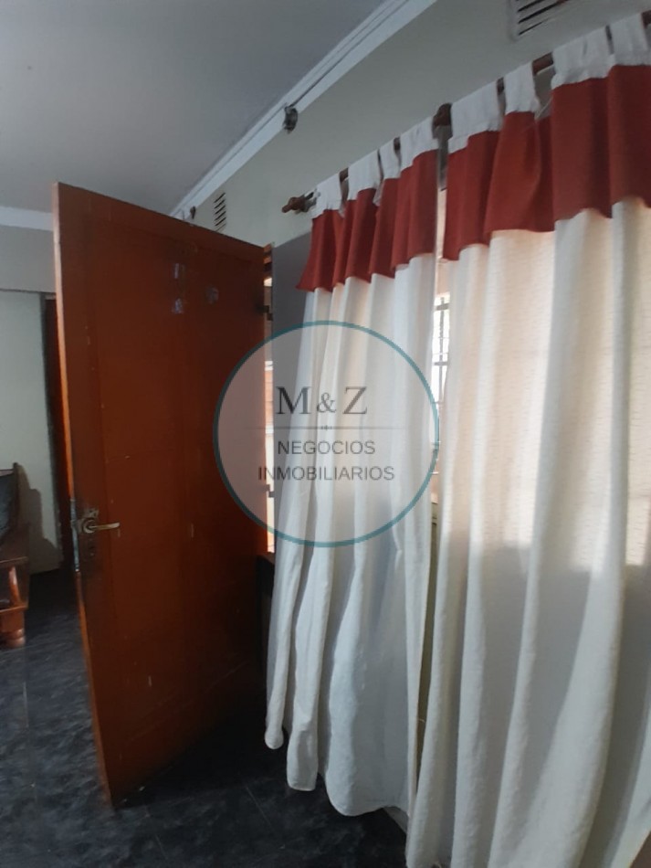 VENDE CASA ESQUINA CON GALPON Y DEPARTAMENTO