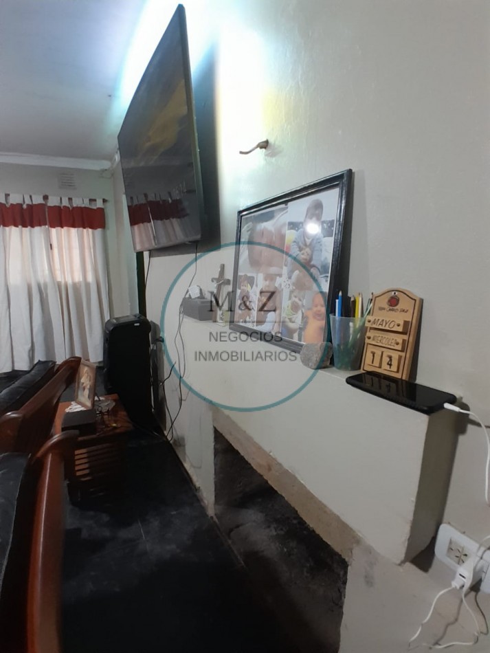 VENDE CASA ESQUINA CON GALPON Y DEPARTAMENTO