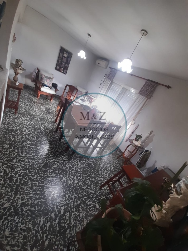 VENDE CASA DE 2 PLANTAS CENTRO SAN LUIS