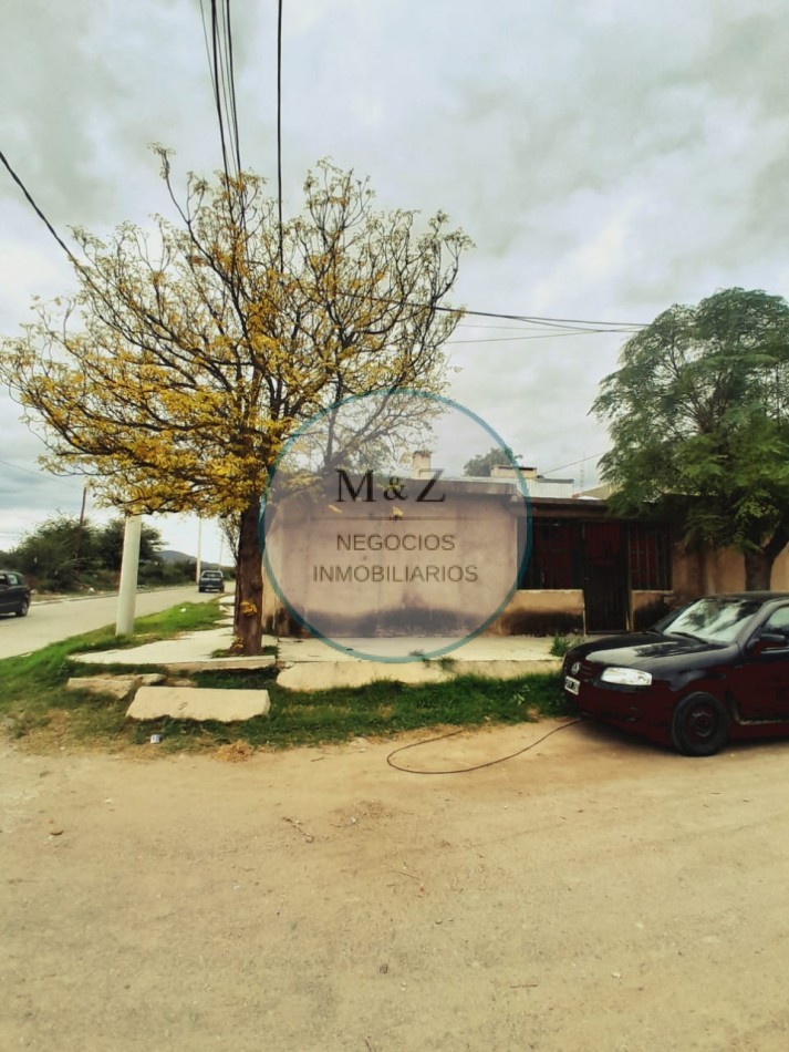 VENDE CASA ESQUINA CON GALPON Y DEPARTAMENTO