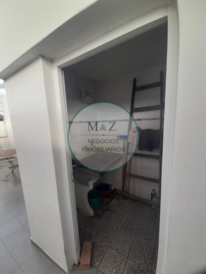 VENDE CASA DE 2 PLANTAS CENTRO SAN LUIS