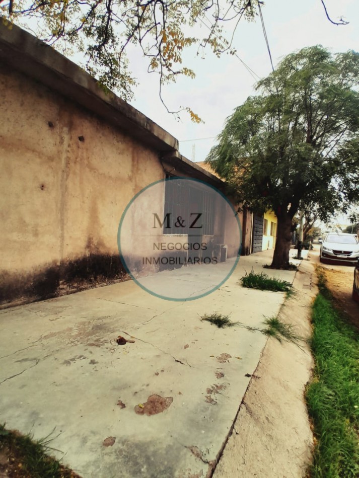 VENDE CASA ESQUINA CON GALPON Y DEPARTAMENTO