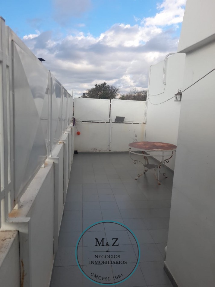 VENDE CASA DE 2 PLANTAS CENTRO SAN LUIS