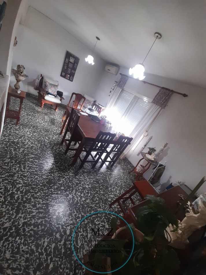 VENDE CASA DE 2 PLANTAS CENTRO SAN LUIS