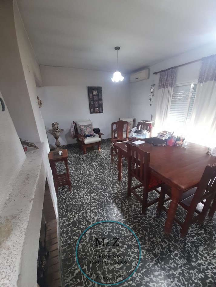 VENDE CASA DE 2 PLANTAS CENTRO SAN LUIS