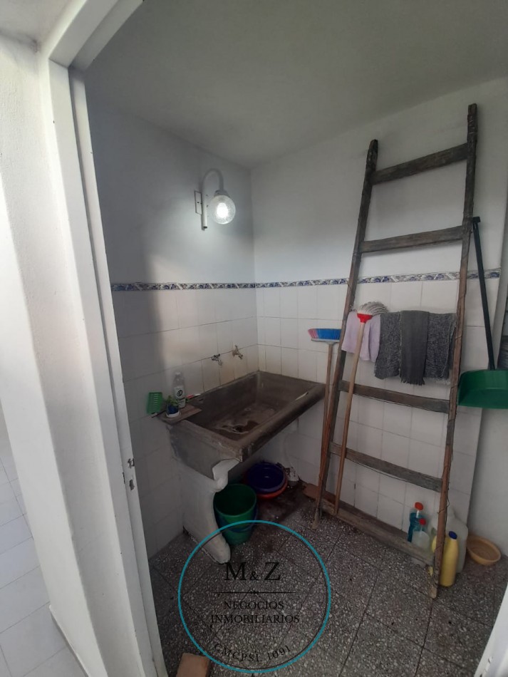 VENDE CASA DE 2 PLANTAS CENTRO SAN LUIS
