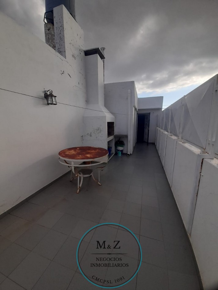 VENDE CASA DE 2 PLANTAS CENTRO SAN LUIS