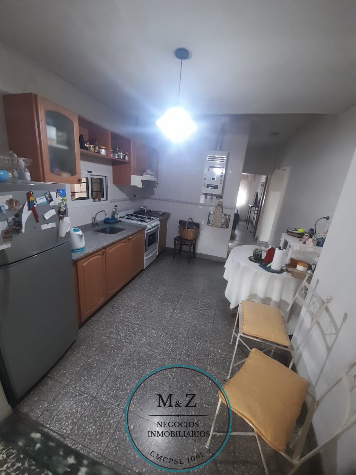 VENDE CASA DE 2 PLANTAS CENTRO SAN LUIS