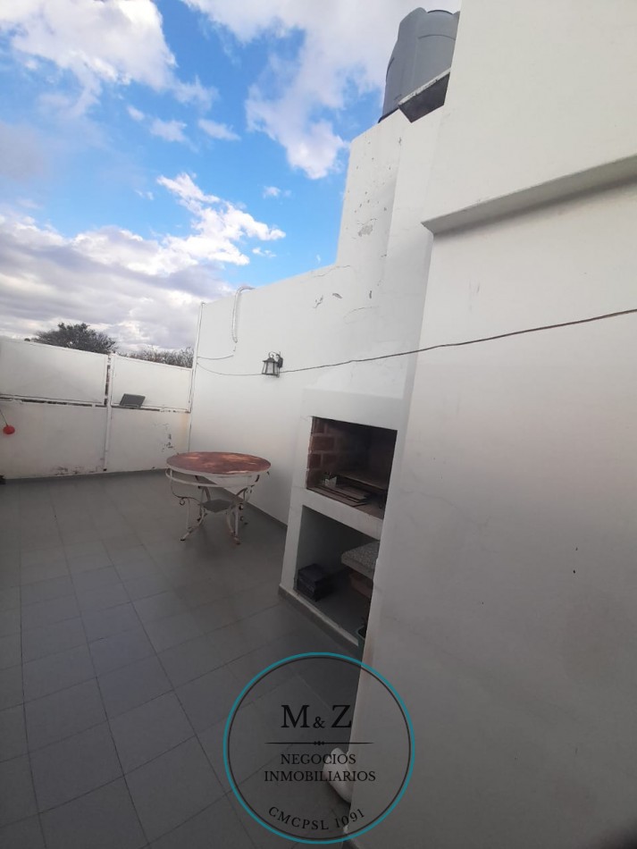 VENDE CASA DE 2 PLANTAS CENTRO SAN LUIS