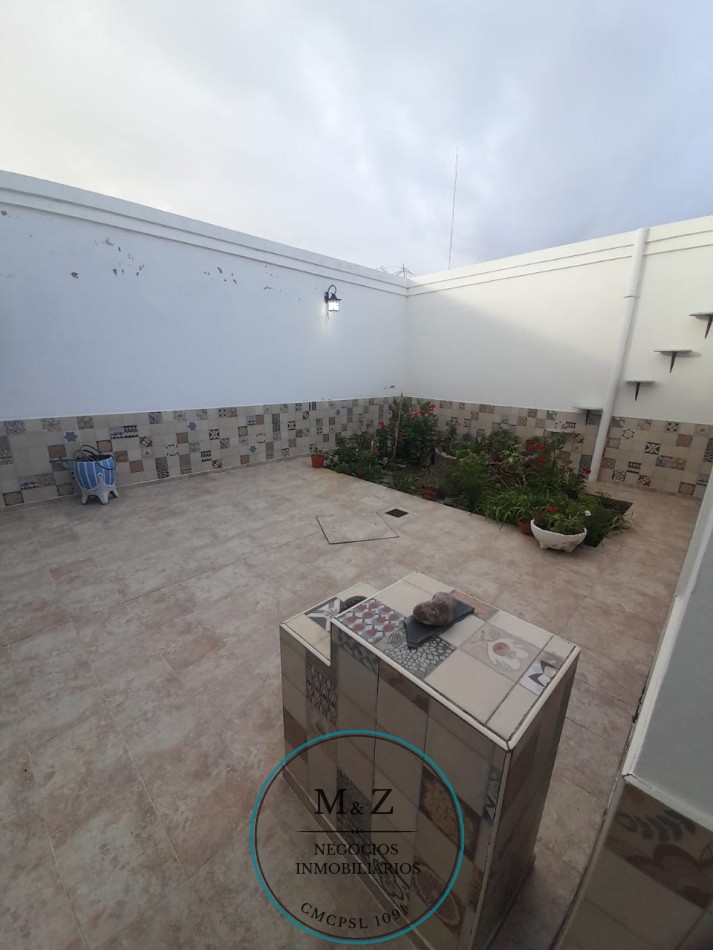 VENDE CASA DE 2 PLANTAS CENTRO SAN LUIS