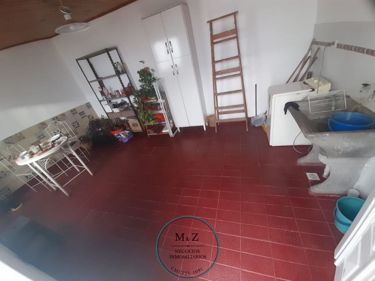 VENDE CASA DE 2 PLANTAS CENTRO SAN LUIS
