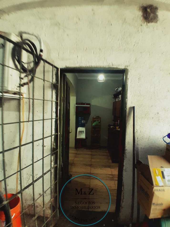 VENDE CASA ESQUINA CON GALPON Y DEPARTAMENTO
