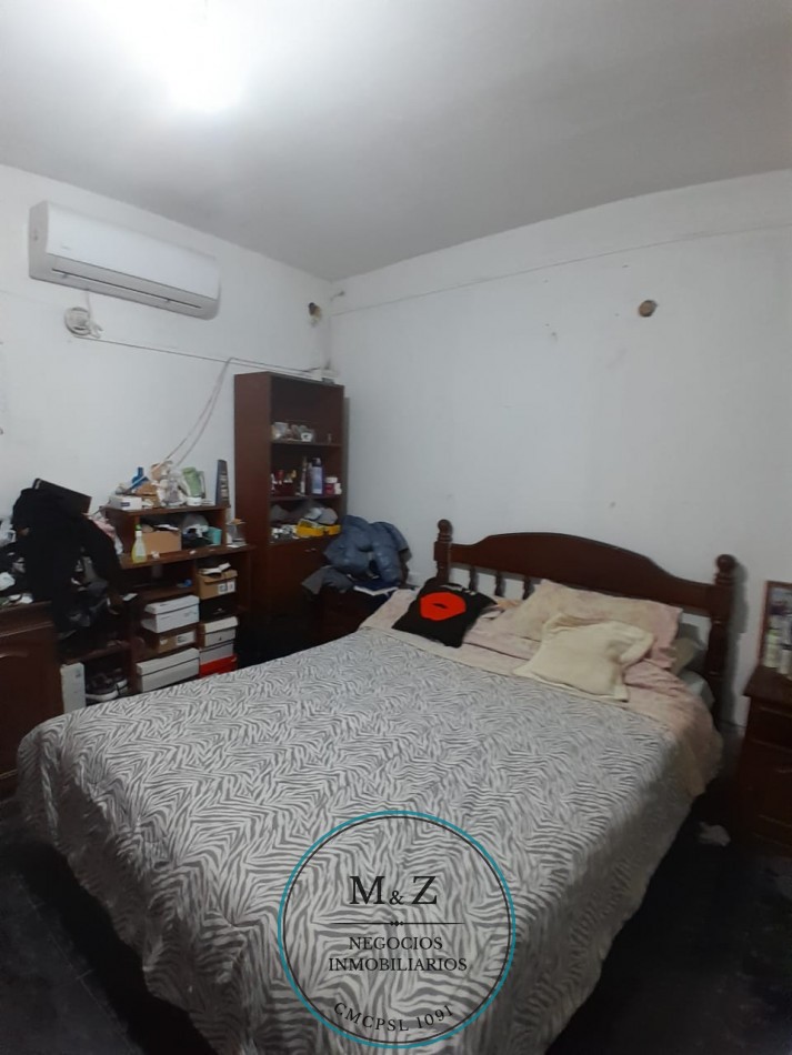 VENDE CASA ESQUINA CON GALPON Y DEPARTAMENTO