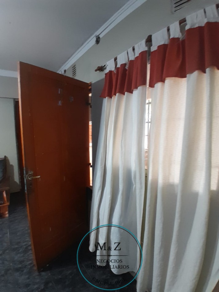 VENDE CASA ESQUINA CON GALPON Y DEPARTAMENTO