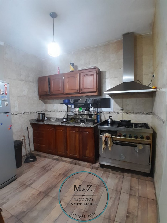 VENDE CASA ESQUINA CON GALPON Y DEPARTAMENTO