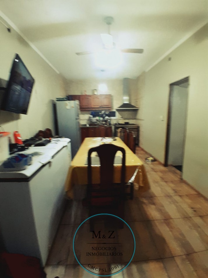VENDE CASA ESQUINA CON GALPON Y DEPARTAMENTO