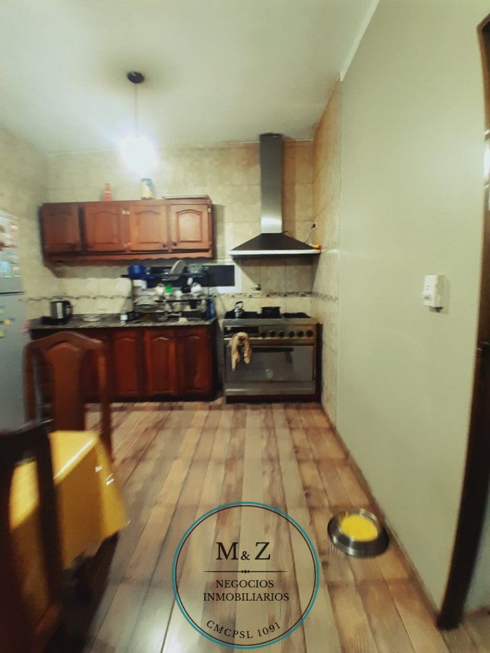 VENDE CASA ESQUINA CON GALPON Y DEPARTAMENTO