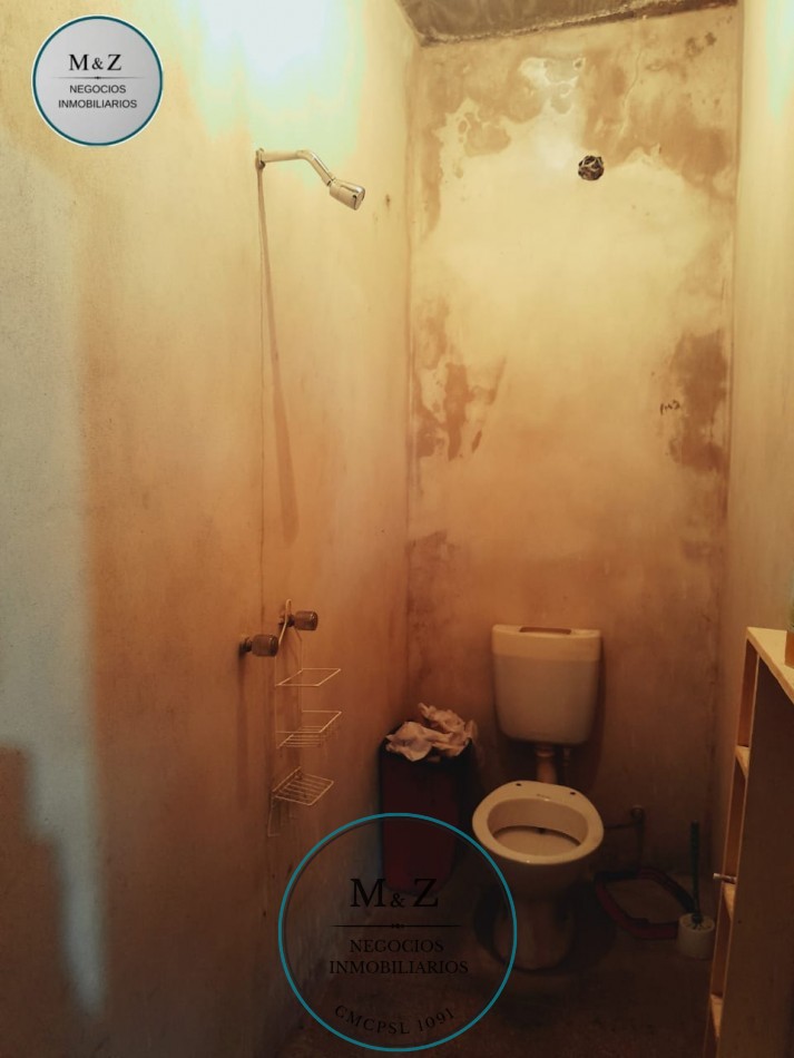 VENDE CASA ESQUINA CON GALPON Y DEPARTAMENTO