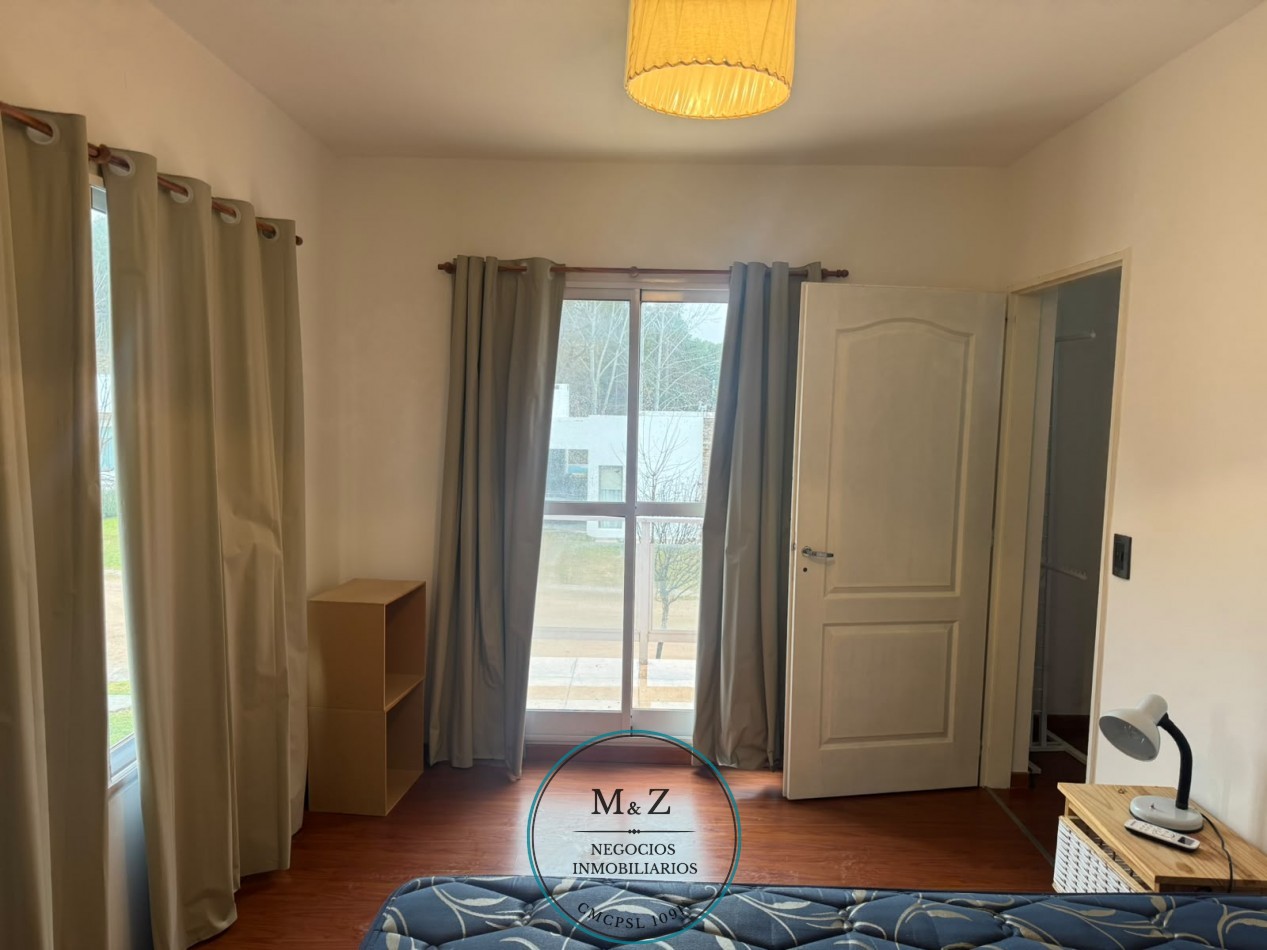 VENDO HERMOSA CASA LAS CHACRAS, JUANA KOSLAY B° PAMPAZUL