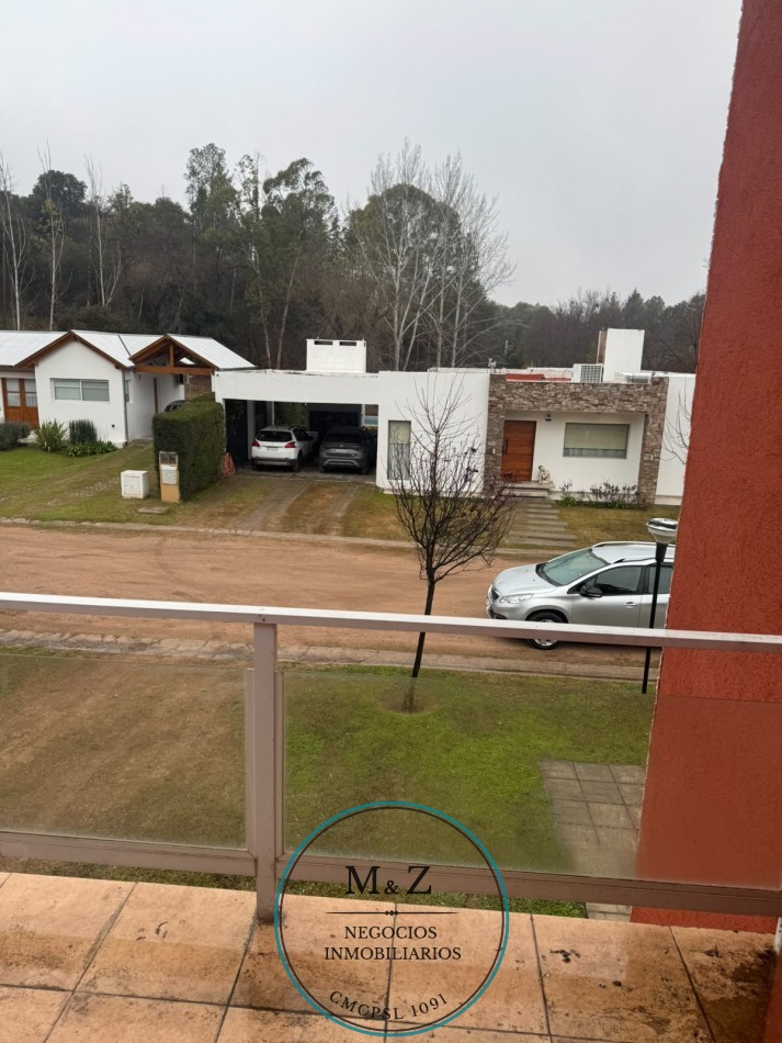 VENDO HERMOSA CASA LAS CHACRAS, JUANA KOSLAY B° PAMPAZUL