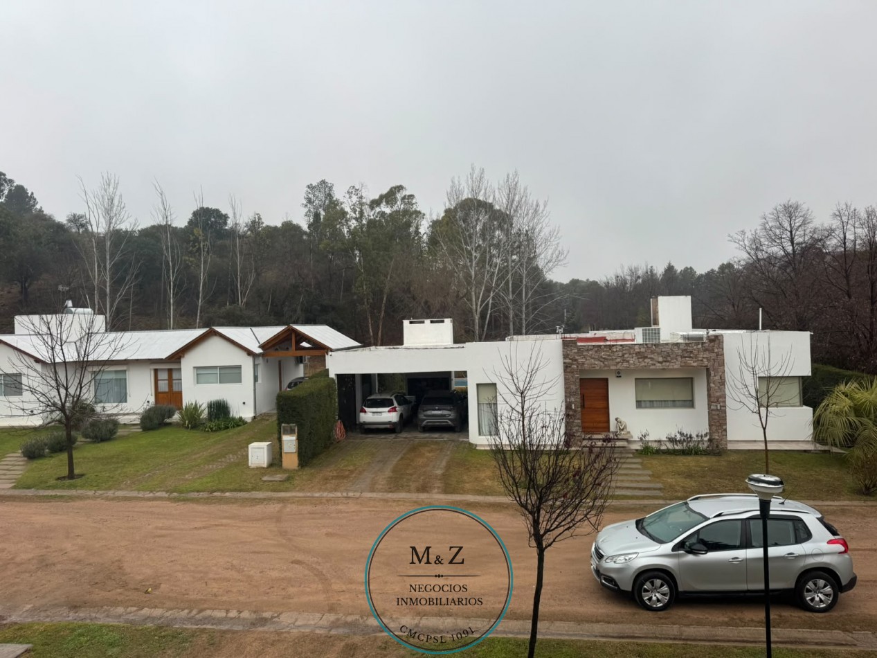 VENDO HERMOSA CASA LAS CHACRAS, JUANA KOSLAY B° PAMPAZUL