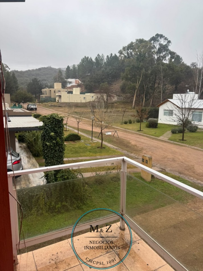 VENDO HERMOSA CASA LAS CHACRAS, JUANA KOSLAY B° PAMPAZUL