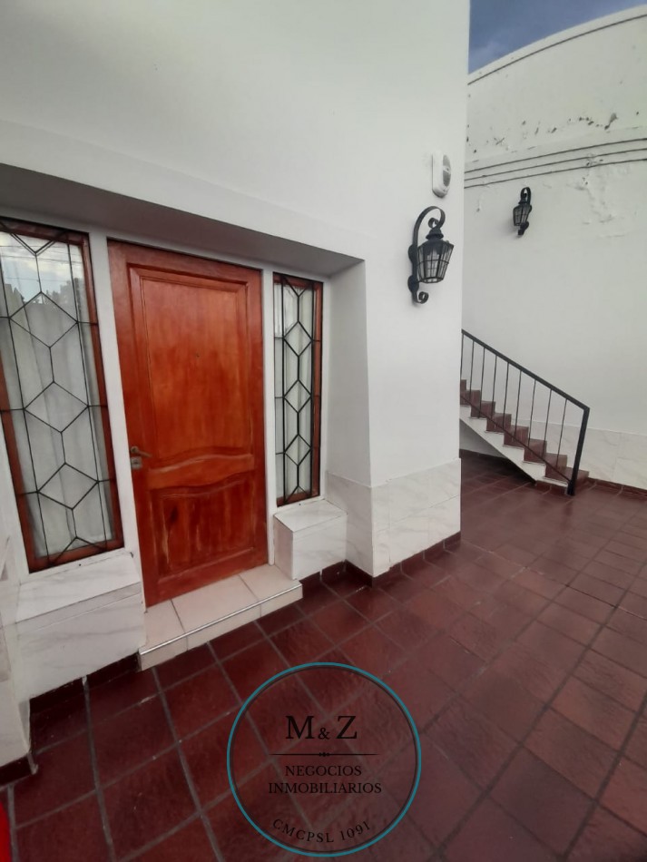 VENDE CASA DE 2 PLANTAS CENTRO SAN LUIS