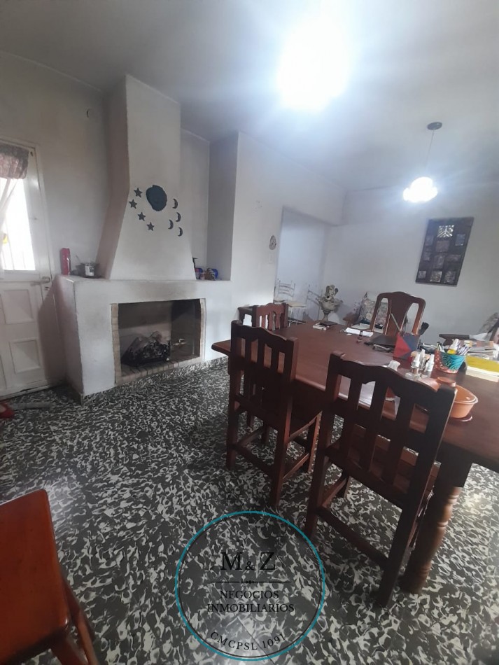 VENDE CASA DE 2 PLANTAS CENTRO SAN LUIS