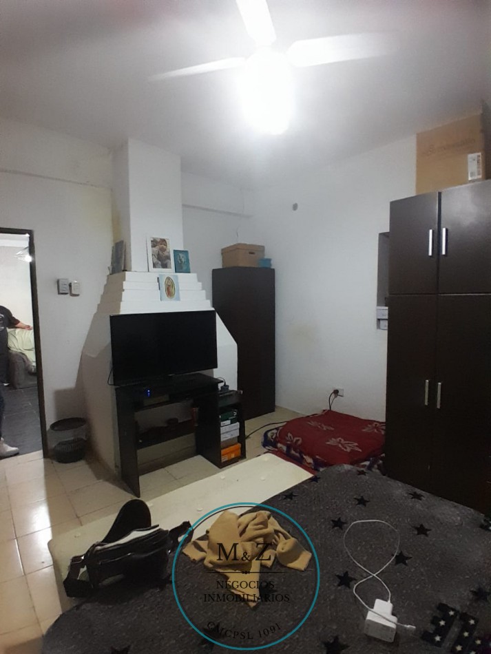 VENDE CASA ESQUINA CON GALPON Y DEPARTAMENTO