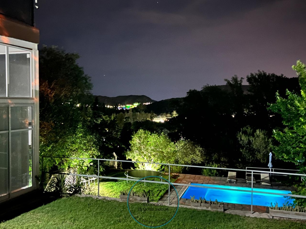 VENDO CASA CON PILETA MUY LUMINOSA Y PILETA POTRERO DE LOS FUNES